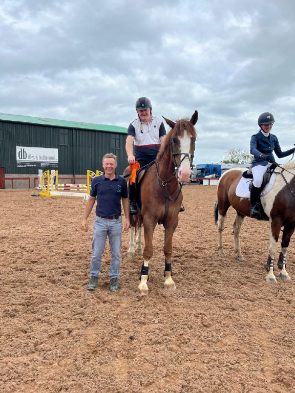 27e238a6-34ba-4cd1-931b-6108bb561e69(1)