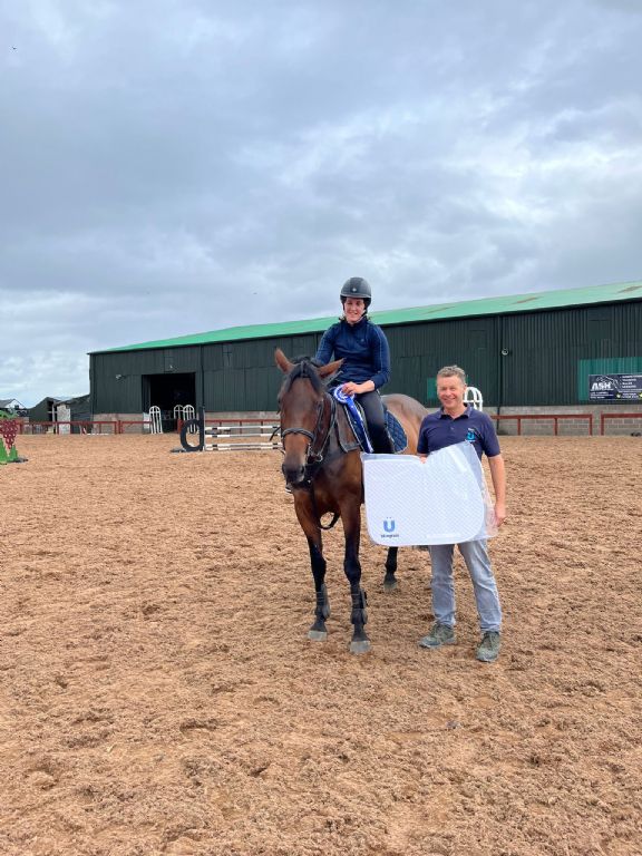 c5b2d586-b60b-4fb8-8569-b39c1b43d727(1)