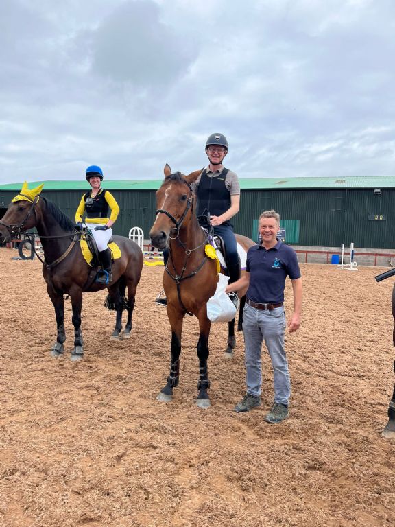 e4a89a95-d32a-451c-85b2-158fe866b635(1)