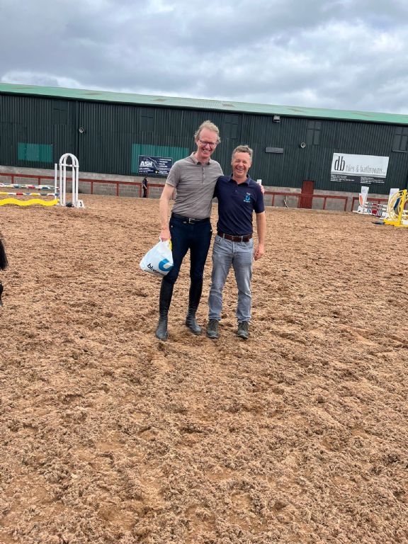 f06c65fd-d7e1-4850-bc41-091e8c2c561f(1)